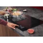 Plaque de cuisson à induction AEG PE9000B80 Série 9000 Sensepro avec hotte intégrée, 80 cm, noire - Image 3