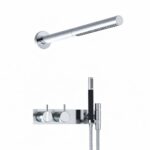 Ensemble de douche Vola 2473-081ST avec mitigeur intégré, pommeau de douche et douchette.