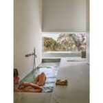 Robinet Vola 811C-071 avec inverseur et pommeau de douche pour baignoire - Image 2